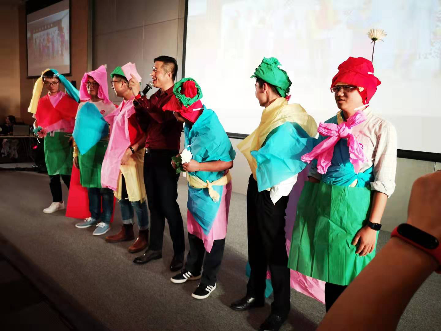 “cosplay时装秀”游戏现场.png “cosplay时装秀”游戏现场.png